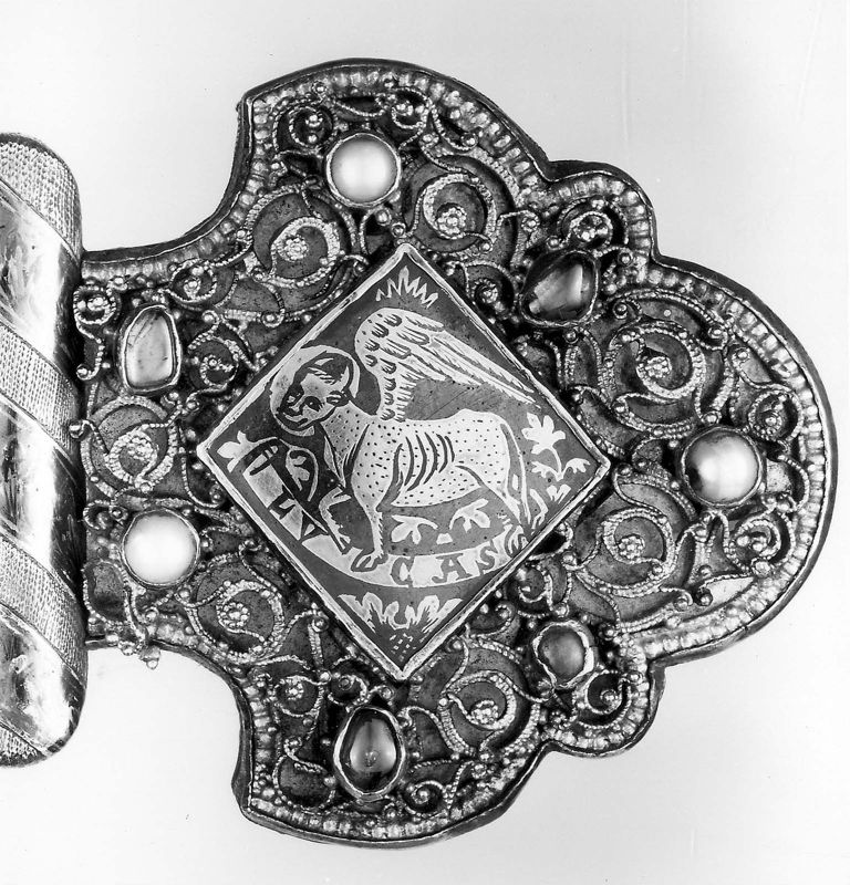 croix-reliquaire à double-travers