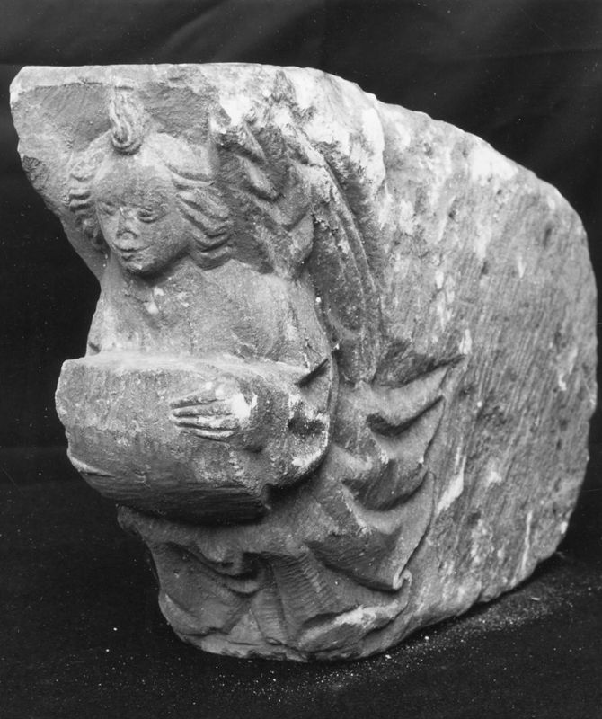 encadrement de cheminée / Museum voor Stenen Voorwerpen