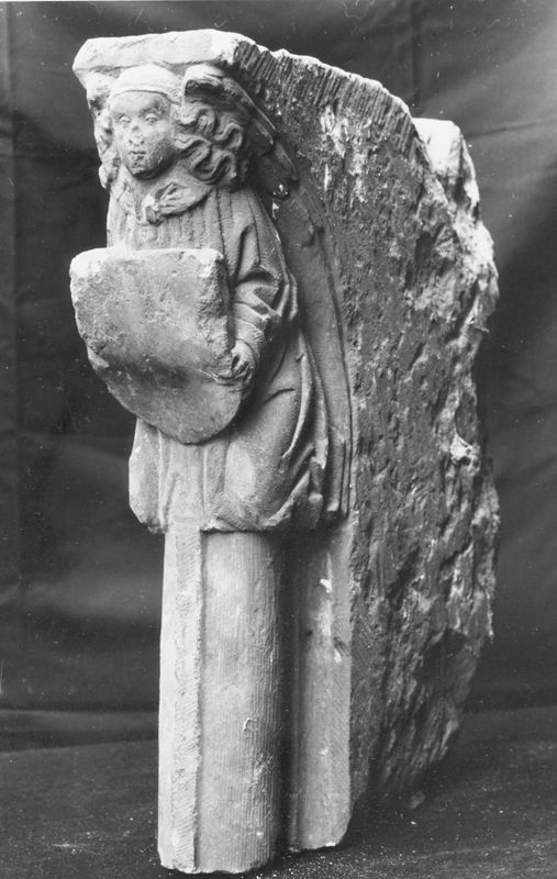 encadrement de cheminée / Museum voor Stenen Voorwerpen