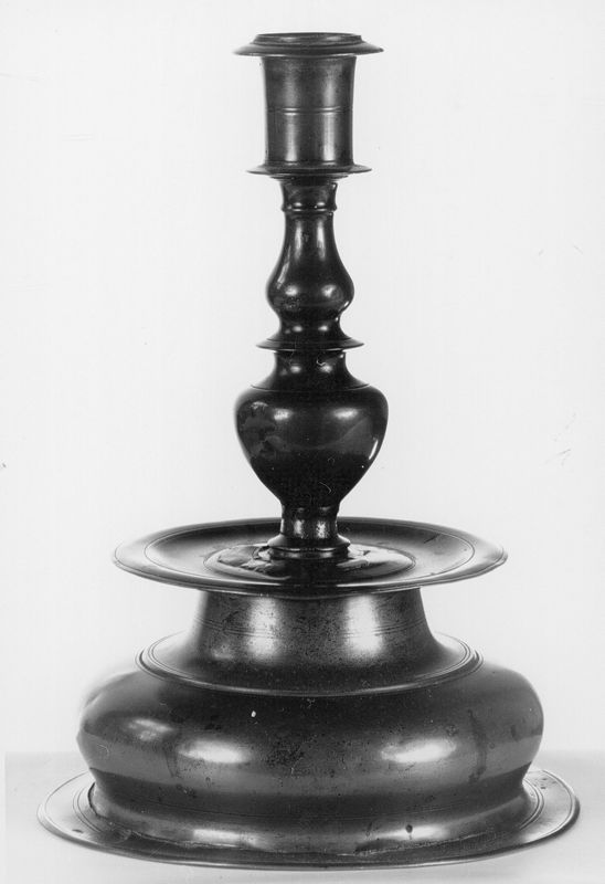chandelier / Museum Mayer van den Bergh