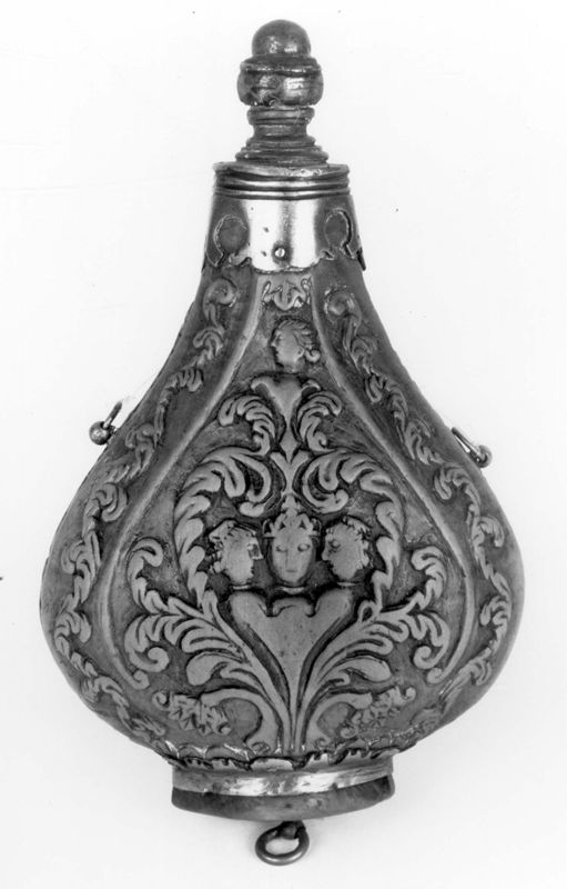 poire à poudre / Musée d'armes