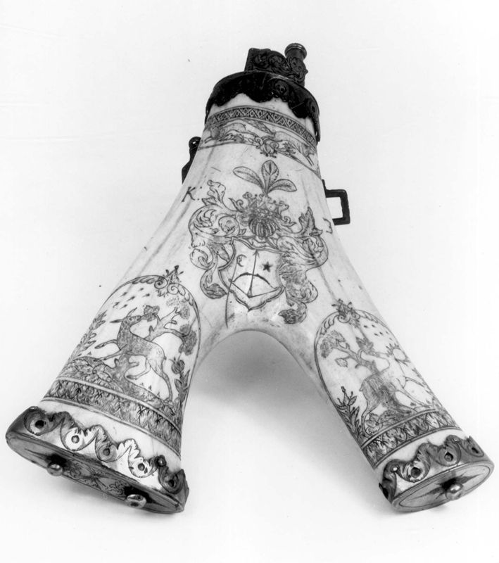 poire à poudre / Musée d'armes