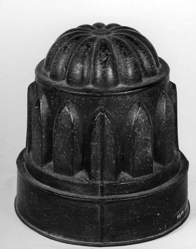 Banket-Tulbandvorm zgn"Bombe",koepelvormig