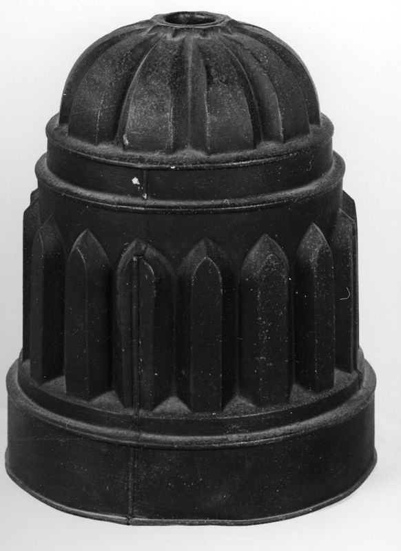 Banket- of Tulbandvorm, zgn. "Bombe" koepelvormig