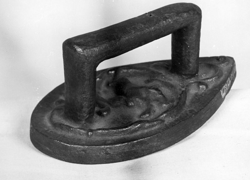 Kleermakersstrijkijzer zgn "Kachelbout"