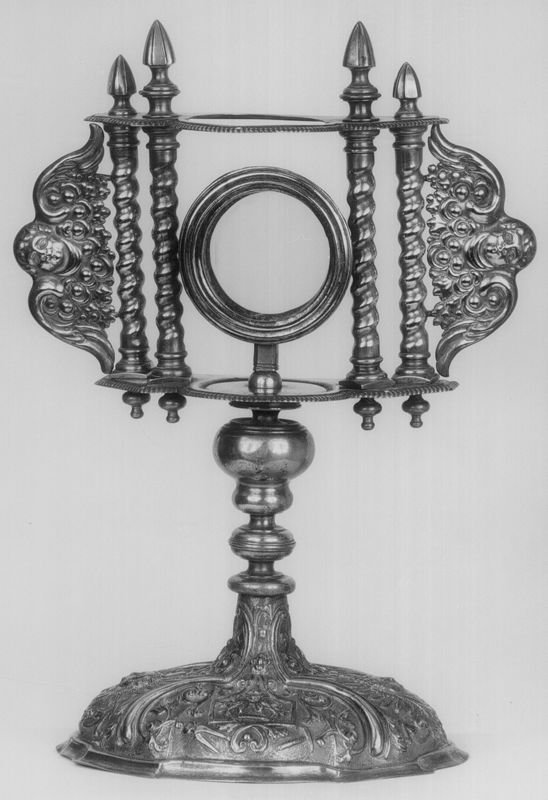 ostensoir-cylindre / Musée de la principauté de Stavelot-Malmedy