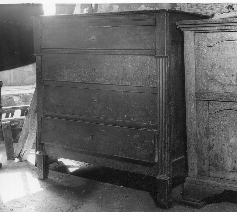 commode[meuble] / Centre public d'aide sociale[Stavelot]