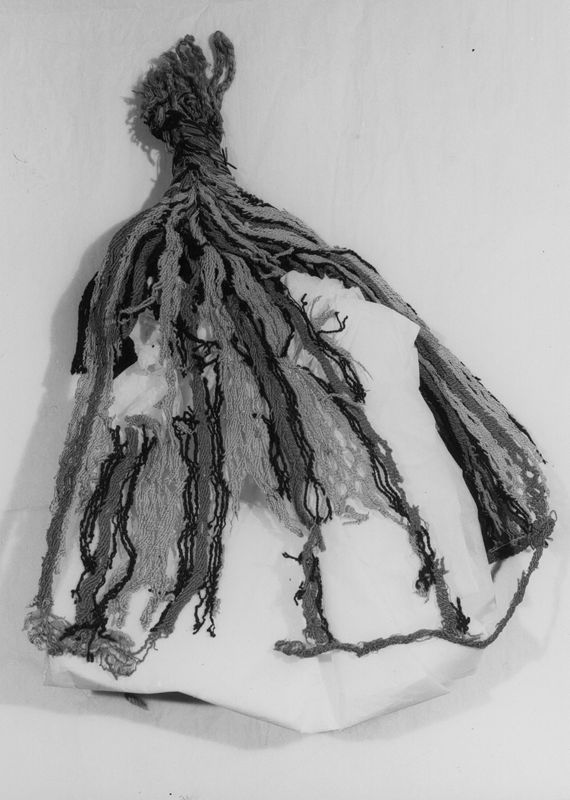 bonnet[couvre-chef] / Musées Royaux d'Art et d'Histoire