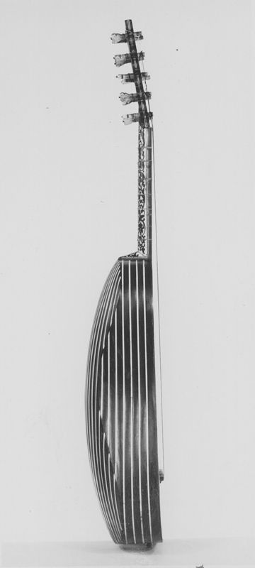 guitare / Musée des instruments de musique (MIM)