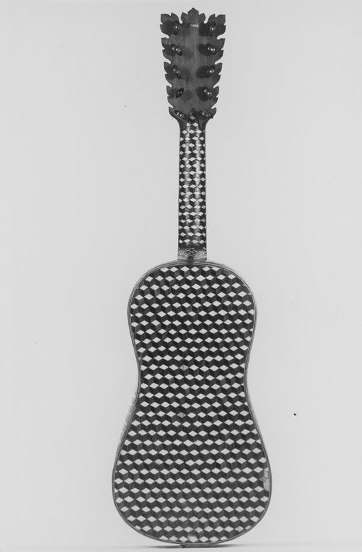 guitare / Musée des instruments de musique (MIM)