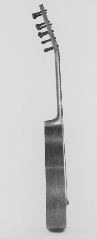 guitare / Musée des instruments de musique (MIM)