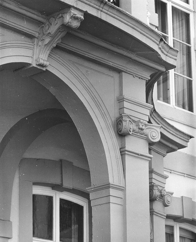Palais épiscopal - façade principale cours intérieure