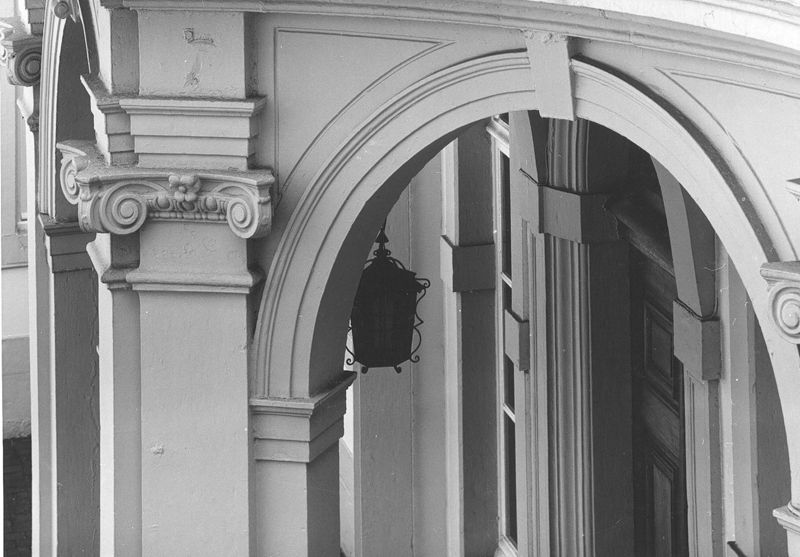 Palais épiscopal - façade principale cours intérieure