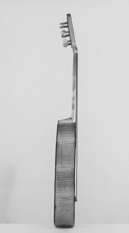 guitare / Musée des instruments de musique (MIM)
