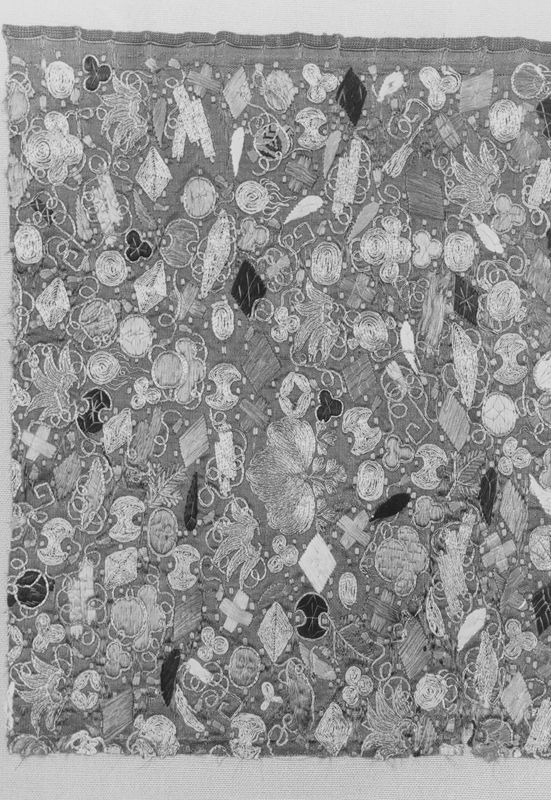 fragment van een vrouwenkleed