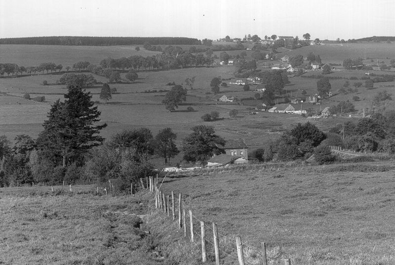 Vue du hameau de Rivage à partir de la route de Binsta