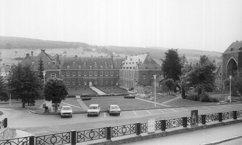 Aspect vers l'ancienne abbaye et la tour