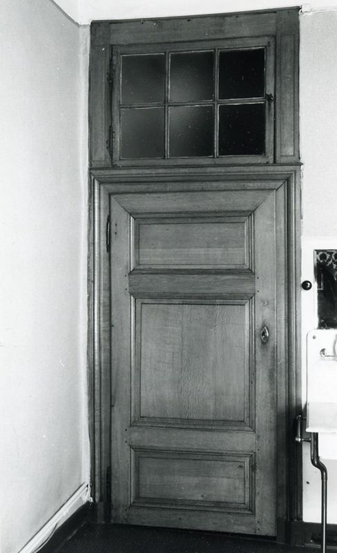 porte à un battant / Maison, Wegstrasse - Chemin-Rue, 11