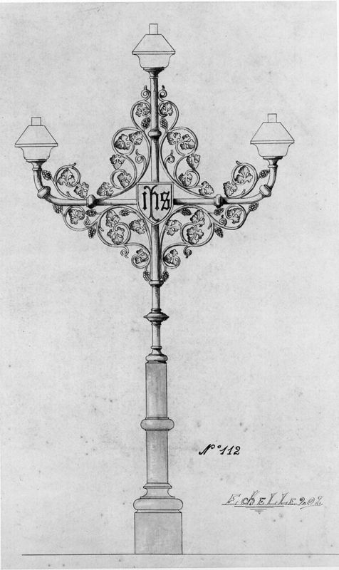 Projet de candélabre à trois lampes (au gaz)