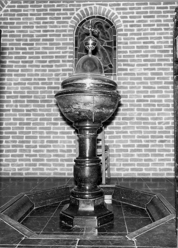 fonts baptismaux / Kerk Sint-Amandus[Malderen]