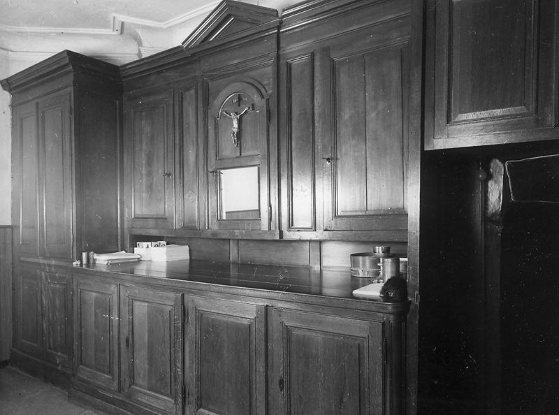 armoire de sacristie / Kerk Sint-Amandus[Malderen]