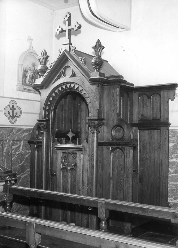 confessionnal / Eglise Saints-Pierre et Paul[Vieuxville]