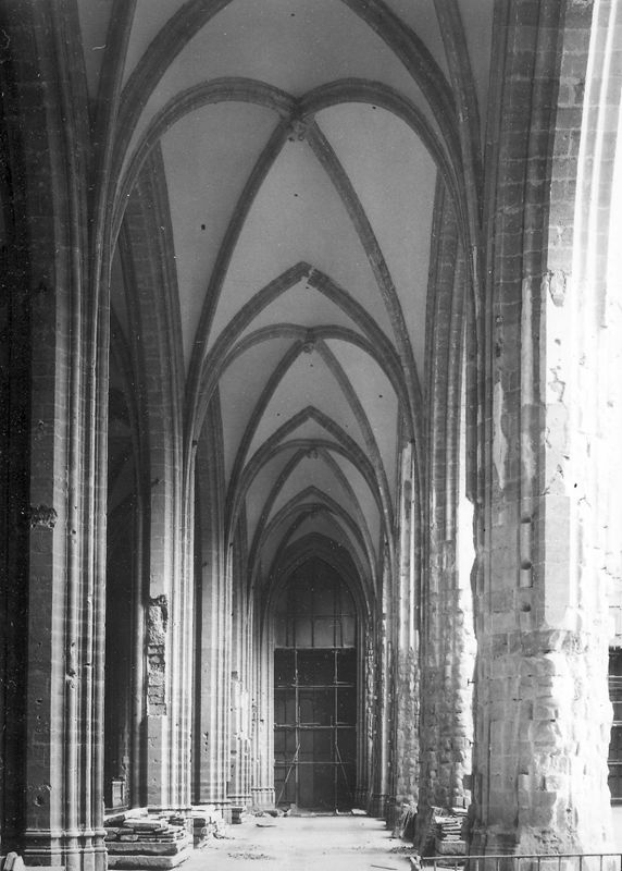 cathédrale / Kathedraal Onze-Lieve-Vrouw ten Hemel opgenomen