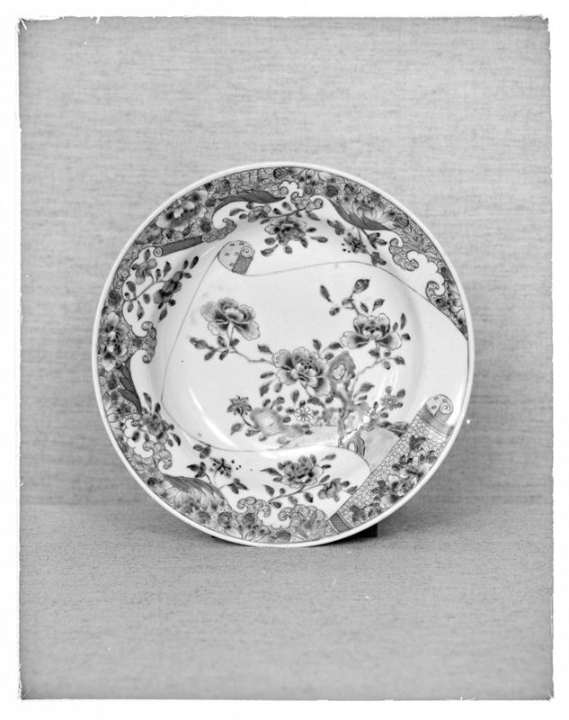 Bord met bloemen