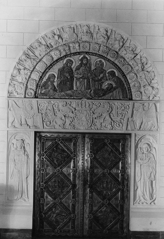 porte intérieure / Eglise Notre-Dame[Laeken]