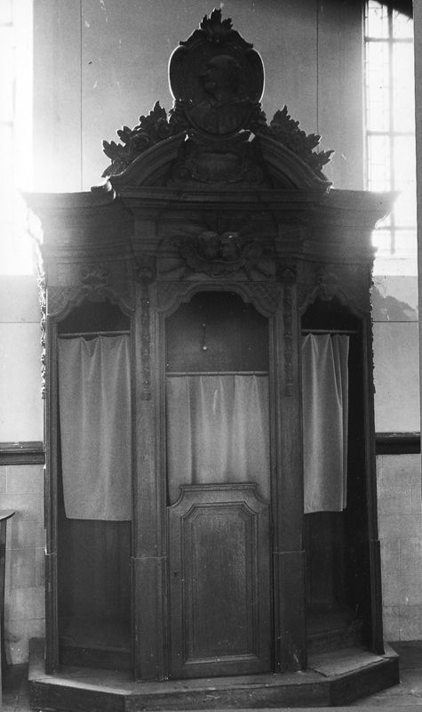 confessionnal / Kerk O.L.Vrouw Bezoeking[Essene]