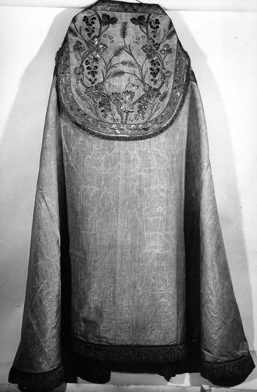 Ornement liturgique blanc