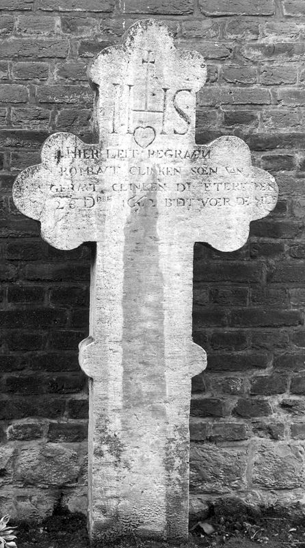 croix funéraire / Kerk Sint-Odulphus[Booienhoven(Halle-Booienhoven)]