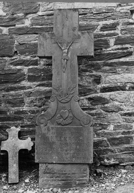 Croix funéraire d'H. F. Lemaire