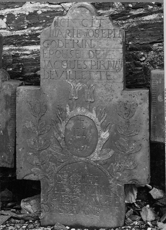 Croix funéraire de Marie-Joseph Godfrind, épouse de Jacques Pirnay