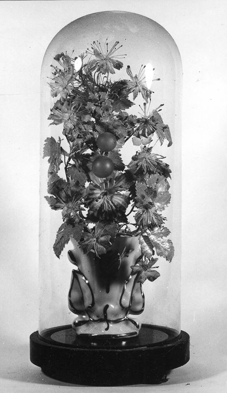 bouquet sous globe / Chapelle Saint-Gilles[Chauveheid]