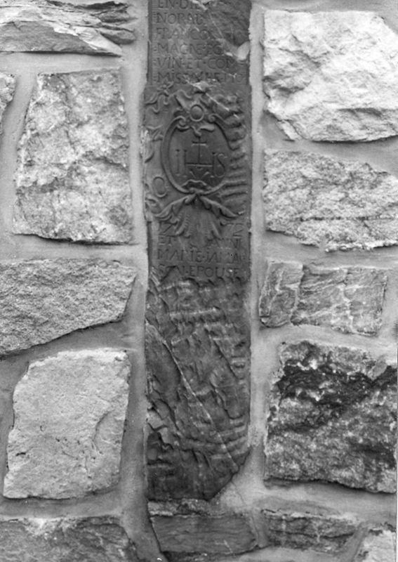 Croix funéraire de François ...magne (fragment)