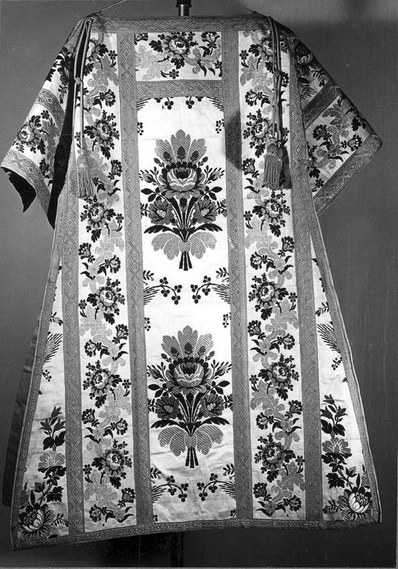 Ornement liturgique blanc