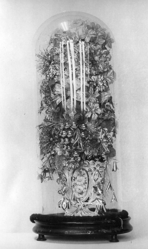 bouquet sous globe / Kerk O.L.Vrouw en Sint-Petrus[Zaffelare]