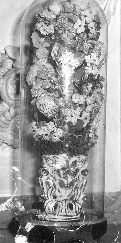 bouquet sous globe / Kerk Sint-Michiel[Sint-Lievens-Houtem]