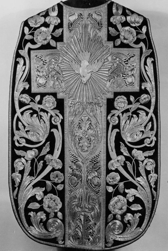 Chasuble de l'ornement dit Grand Rouge de Saint-Martin