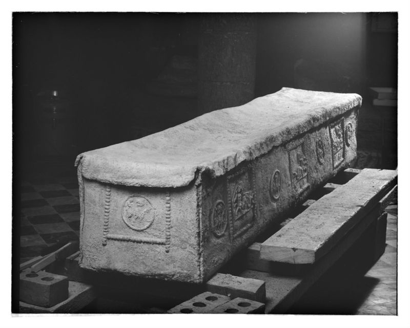 sarcophage de la nécropole romaine de la rue Perdue