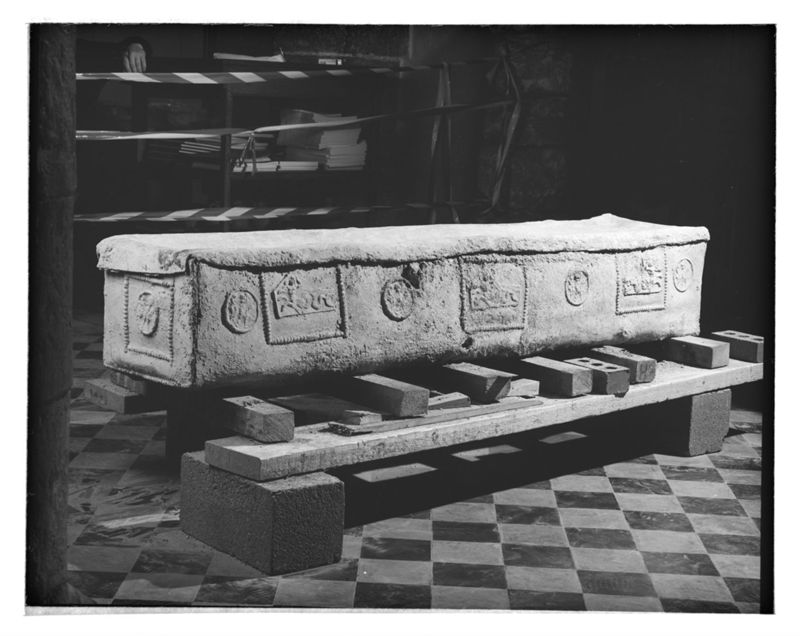 sarcophage de la nécropole romaine de la rue Perdue