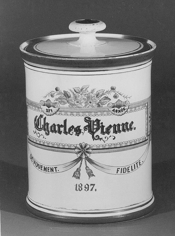 pot à tabac / Musée du Vieux Nimy
