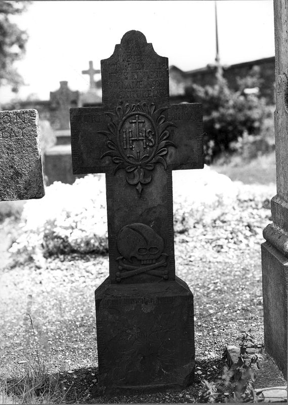 Croix funéraire de Jean De Presseux