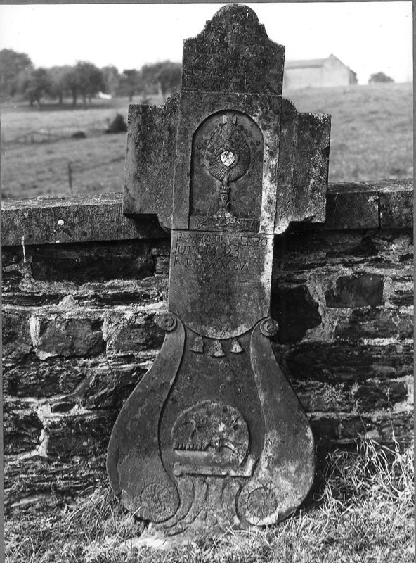 Croix funéraire de Jean-Henri Karene