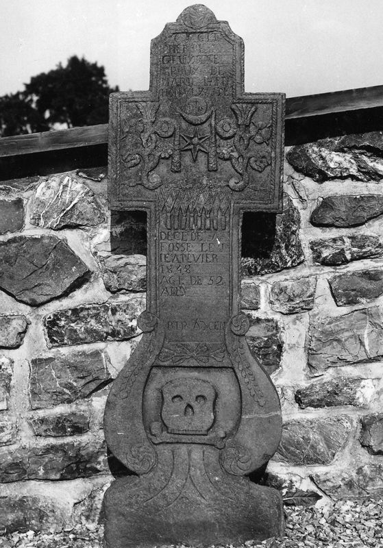 Croix funéraire de Pierre Geuzene