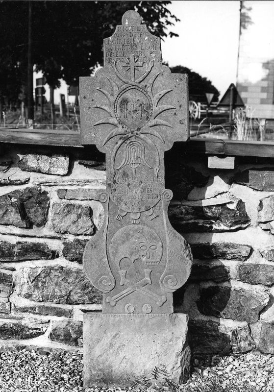 Croix funéraire de Fse Lisoir, ...