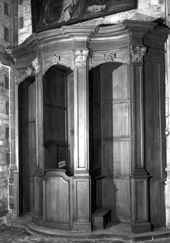 confessionnal / Eglise Sainte-Waudru[Mons]