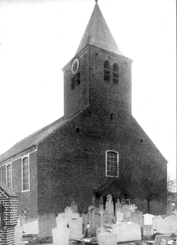 église paroissiale / Kerk H. Kruis en O.L.Vrouw[Oosteeklo]