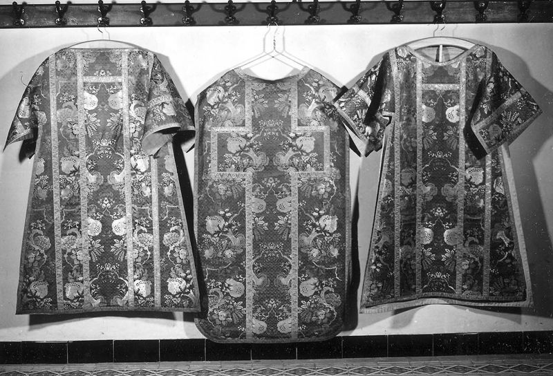 vêtement liturgique / Kerk Sint-Petrus[Halen]